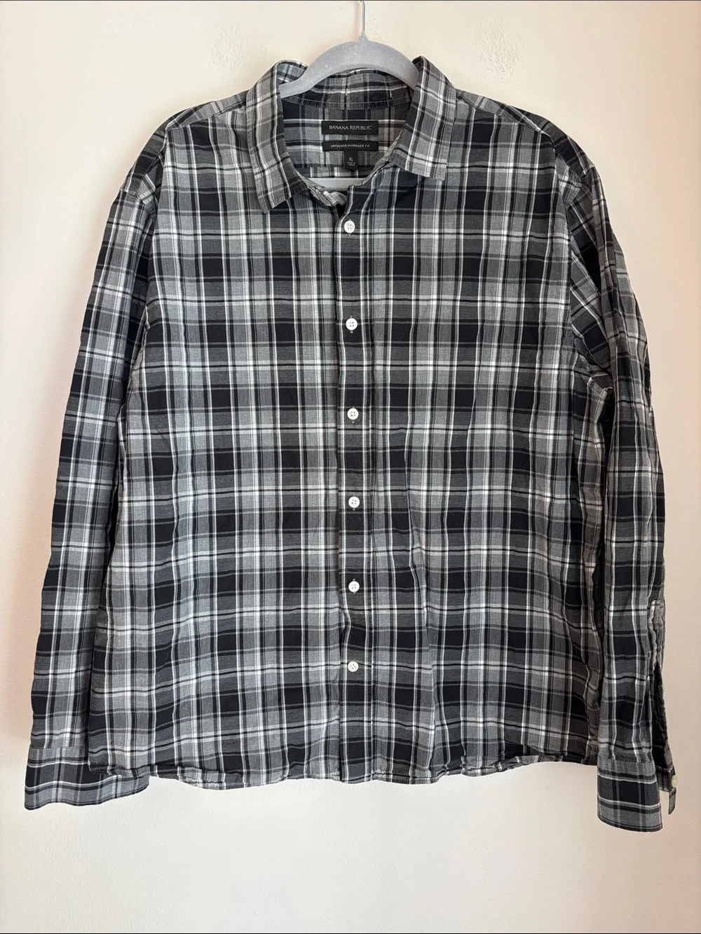 Banana Republic cotton men’s plaid black gray neutral button down shirt XL EUC